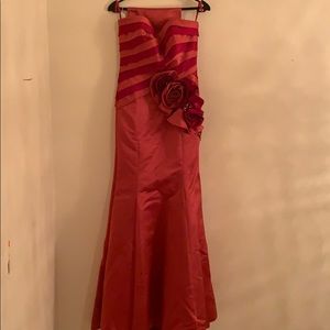 Dual colored dress with shawl